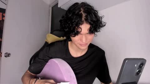 Snapshot of halan_jr chatting on 10.10.25 halan online show from 10.10.25