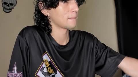 Snapshot of halan_jr chatting on 10.28.25 halan online show from 10.28.25