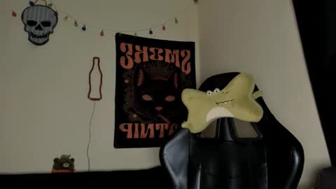 Snapshot of halan_jr chatting on 11.24.25 halan online show from 11.24.25