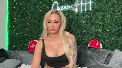 Halia Hill online show from 01.11.26