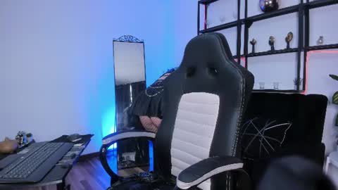 halley_ravenn online show from 07.10.26