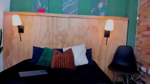 Snapshot of halleylorens chatting on 10.12.25 Halley Lorens online show from 10.12.25