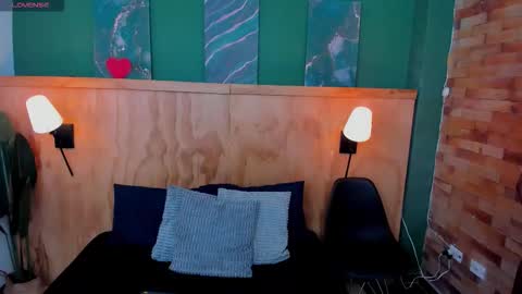 Snapshot of halleylorens chatting on 10.26.25 Halley Lorens online show from 10.26.25