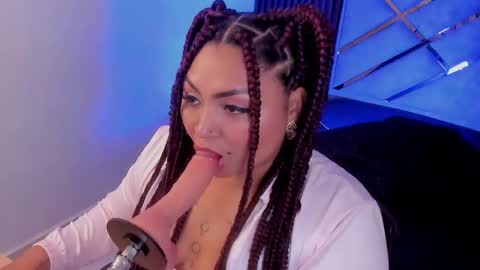 Halleyrosse online show from 11.21.25