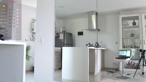 insta Laupalacio777Next stream 01th December online show from 02.24.25