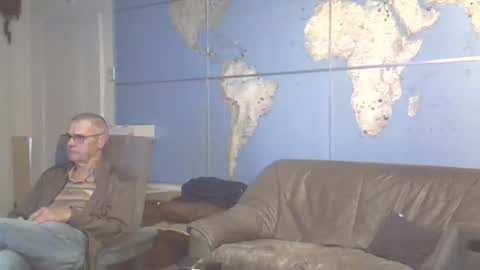 Prefer men 80 online show from 10.12.25