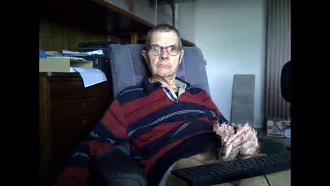 Prefer men 80 online show from 01.09.26