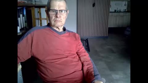 Prefer men 80 online show from 04.11.26