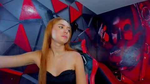 Snapshot of hana_and_zeta chatting on 12.18.25 Hana and Zeta online show from 12.18.25