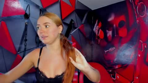 Snapshot of hana_and_zeta chatting on 12.19.25 Hana and Zeta online show from 12.19.25