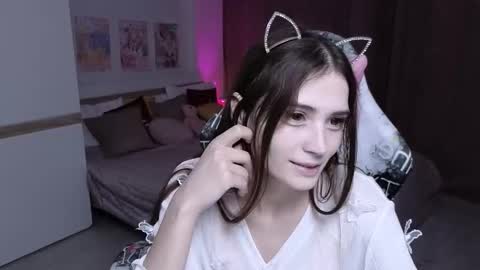 Snapshot of hana_flo chatting on 09.23.25 Hana online show from 09.23.25