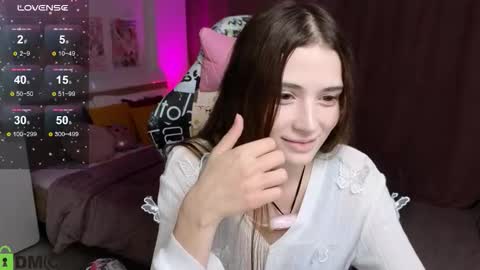 Snapshot of hana_flo chatting on 10.10.25 Hana online show from 10.10.25