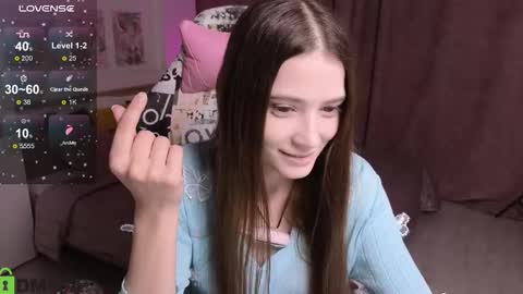 Snapshot of hana_flo chatting on 10.15.25 Hana online show from 10.15.25