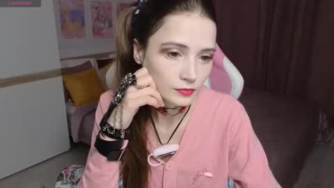 Snapshot of hana_flo chatting on 11.06.25 Hana online show from 11.06.25