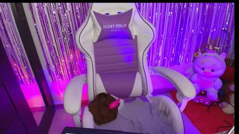 Snapshot of hana_garcia chatting on 12.27.24 Hana Garcia online show from 12.27.24