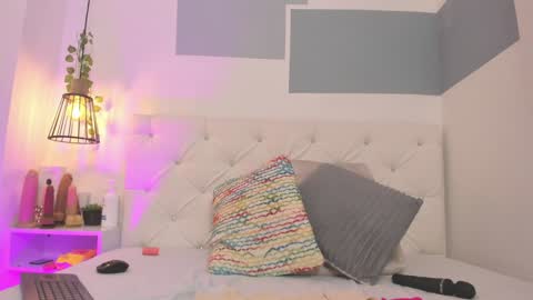 Snapshot of hanah_gray chatting on 01.24.25 hanah_gray online show from 01.24.25