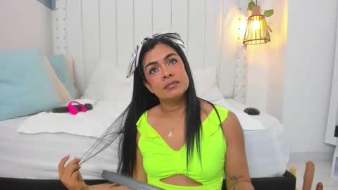 Snapshot of hanah_gray chatting on 09.11.25 hanah_gray online show from 09.11.25