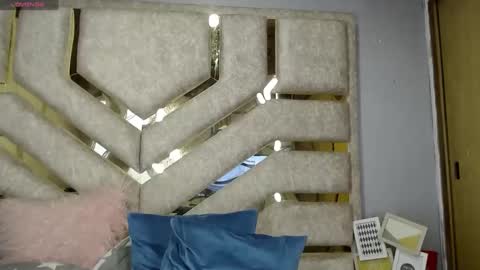 Snapshot of hanamor chatting on 12.22.24 Hana.......Fansly - content being added daily.. online show from 12.22.24