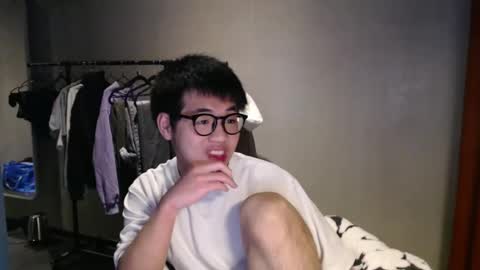 handsome_mannn online show from 02.21.25