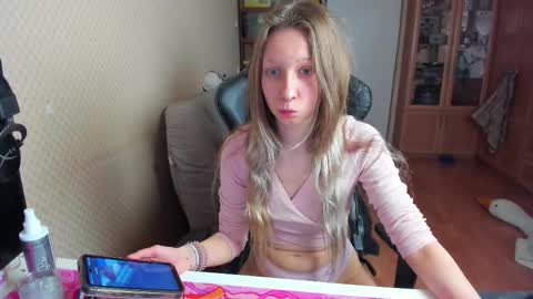 Mila online show from 12.04.25