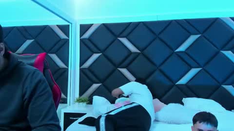 leonardfarrucknick and otis online show from 11.26.25