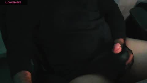 Snapshot of handyman732438 chatting on 05.26.26 handyman732438 online show from 05.26.26