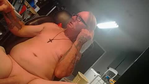 Snapshot of handystud33 chatting on 05.26.26 handystud33 online show from 05.26.26