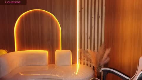 Snapshot of hani_amber_tx chatting on 06.20.26 Follow me.. Live 730 to 1400 online show from 06.20.26