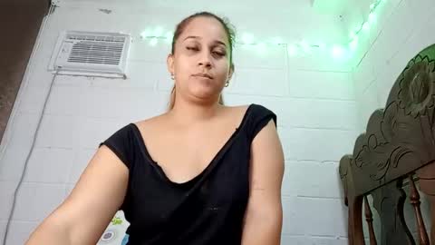 Snapshot of hankalanna chatting on 10.29.25 Hank alanna online show from 10.29.25