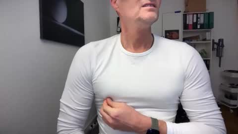 hanky online show from 02.06.26