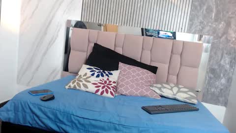 Hanna Palmer online show from 12.20.25