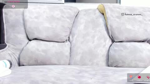 Snapshot of hanna_evanns_ chatting on 03.09.25 Hanna online show from 03.09.25