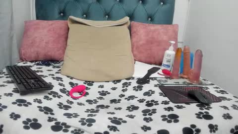 hanna_hornyx20 online show from 12.19.25