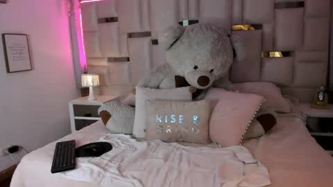 Hanna Klover online show from 04.11.26