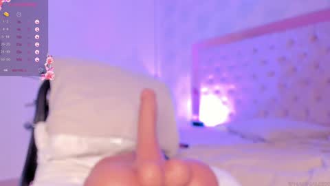 Snapshot of hanna_lee02 chatting on 01.09.25 Hanna Lee online show from 01.09.25