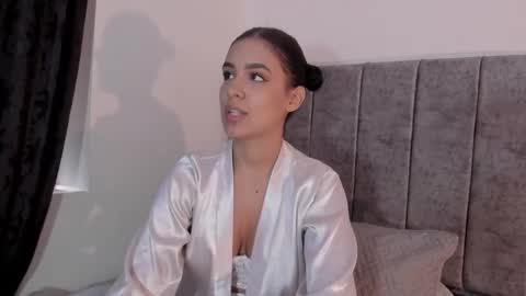 Snapshot of hanna_risso chatting on 02.08.25 HANNA online show from 02.08.25