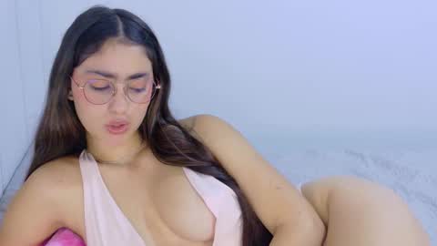 Hanna Connor online show from 12.18.25