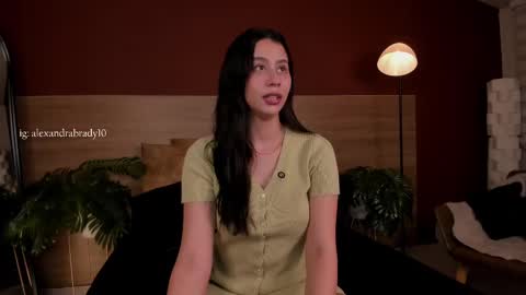 Snapshot of hannah_brady chatting on 11.04.25 Hannah online show from 11.04.25