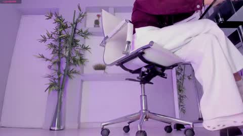 HANNAH HOWELL online show from 09.30.25