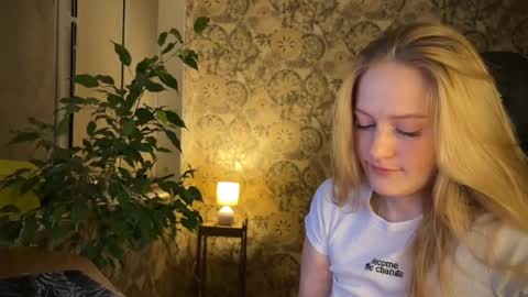 hannah levis  online show from 02.24.25