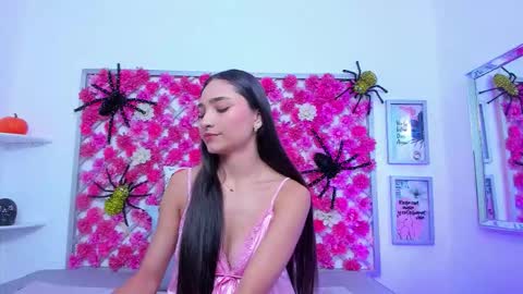 Hannah Miller online show from 10.29.25