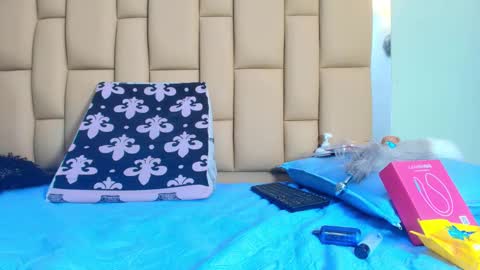 Snapshot of hannah_teehn chatting on 10.14.25 hannah_teehn online show from 10.14.25