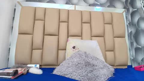 Snapshot of hannah_teehn chatting on 11.28.25 hannah_teehn online show from 11.28.25