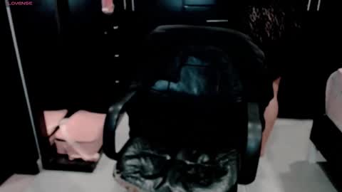 hannah_v online show from 11.17.25