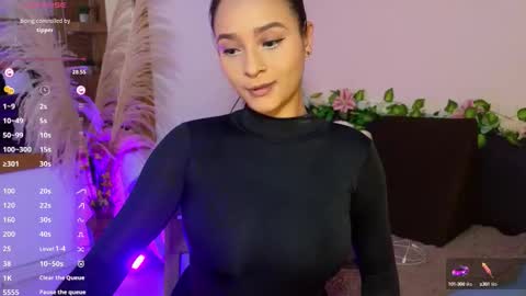 Hannah Williams online show from 09.09.25