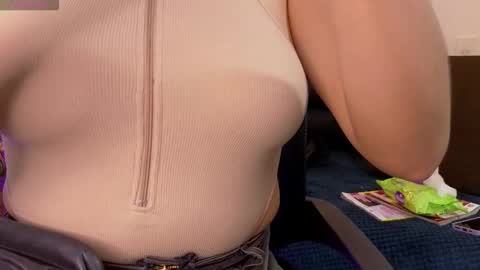 Hannah Williams online show from 02.06.26