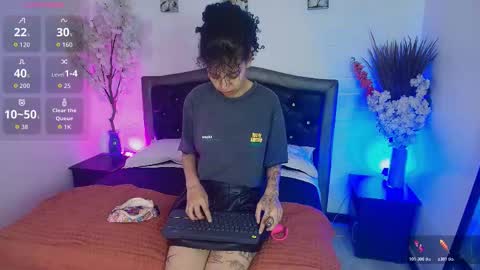 HannahBlue  online show from 02.16.26