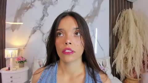 Snapshot of hannahill69 chatting on 07.17.26 Hannahill69 online show from 07.17.26