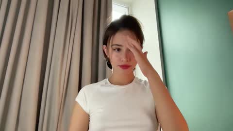 Snapshot of hannahinto chatting on 02.08.26 hannahinto online show from 02.08.26