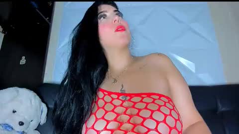 Hanna Independent Model online show from 09.26.25